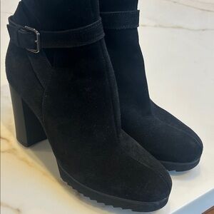 La CANADIENNE Elegant Black Heeled Boots